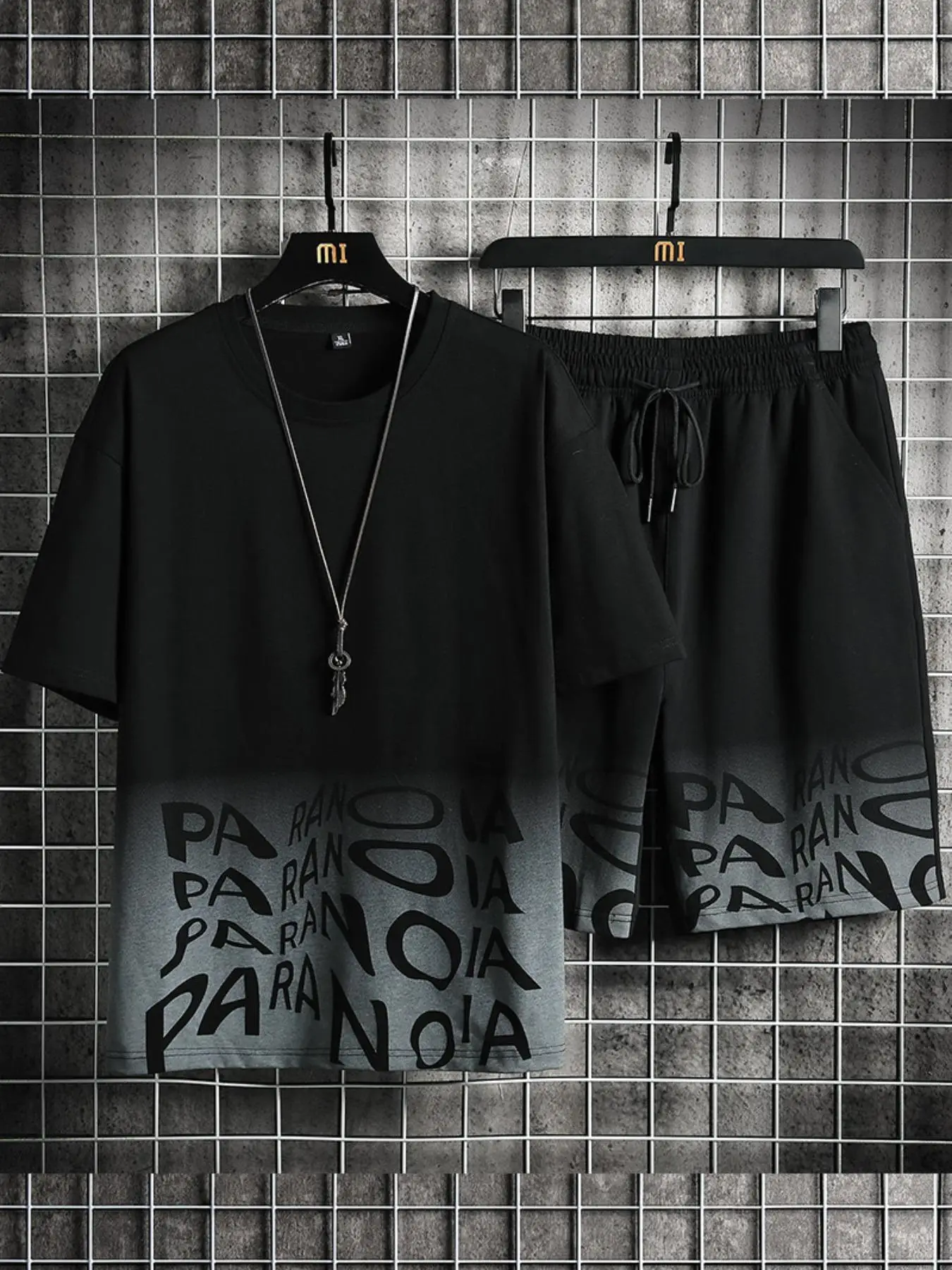 Two Counts Men's Personalized Ombre Letter Print Shorts Set without Necklace, Regular Fit Crew Neck Short Sleeve Tee & Drawstring Pocket Shorts, Men's