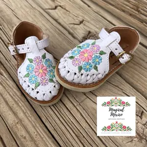 White Mexican huaraches/ White leather sandal with flowers