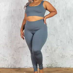 Solid Blue Curvy 2-Piece Workout Outfit - Stylish Sports Bra and Leggings Set for Plus-Size Fitness Enthusiasts - Plus-Size Athletic Gear - Compression Sportswear - Gym-Ready Curvy Outfit - Body-Adaptive Activewear