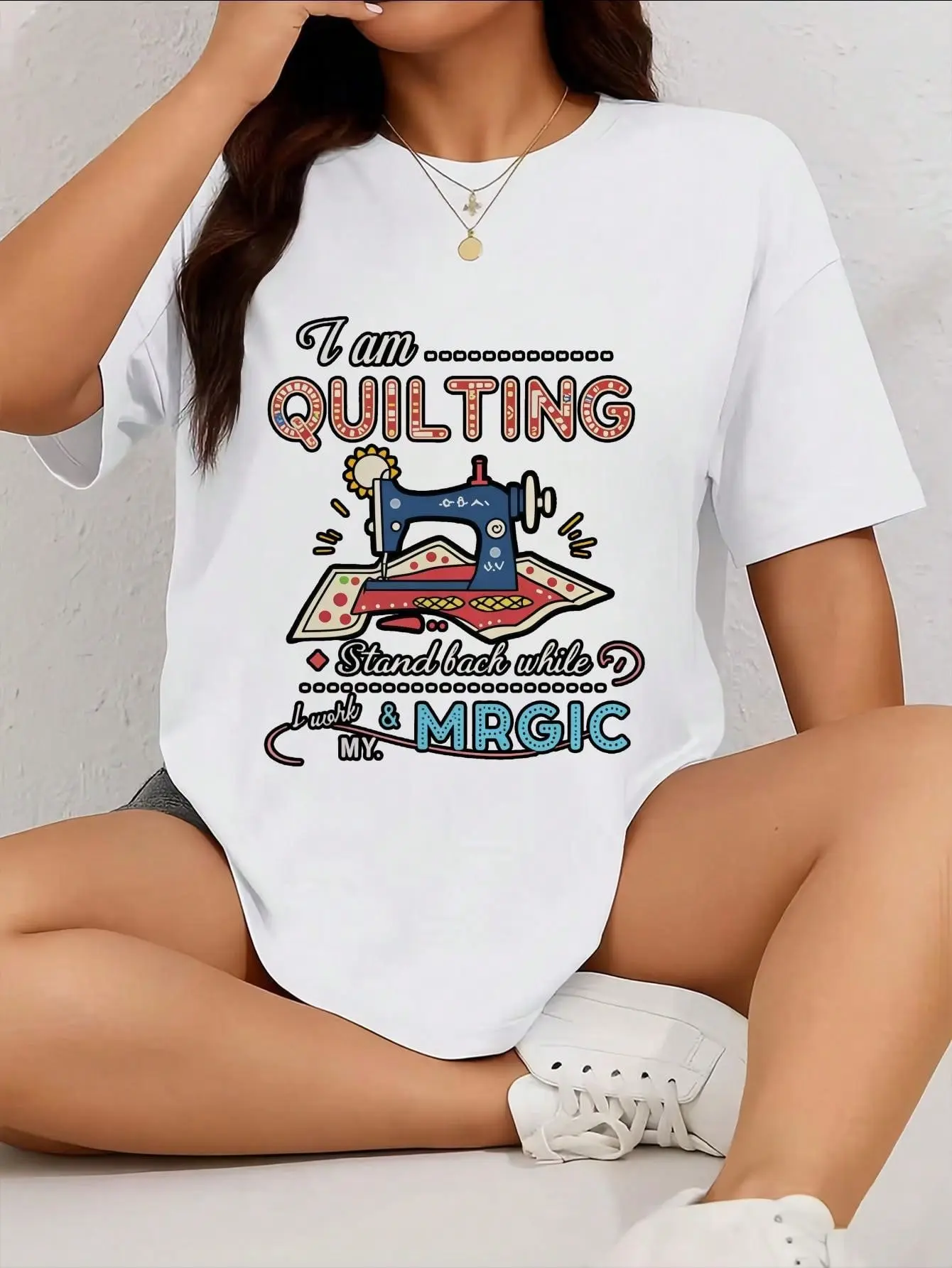 Women's Casual White T-Shirt with Sewing Machine and Thread Spool Graphic, Womenswear Tops for Daily Wear women Cowboy Gamble Turquoise chic retro
