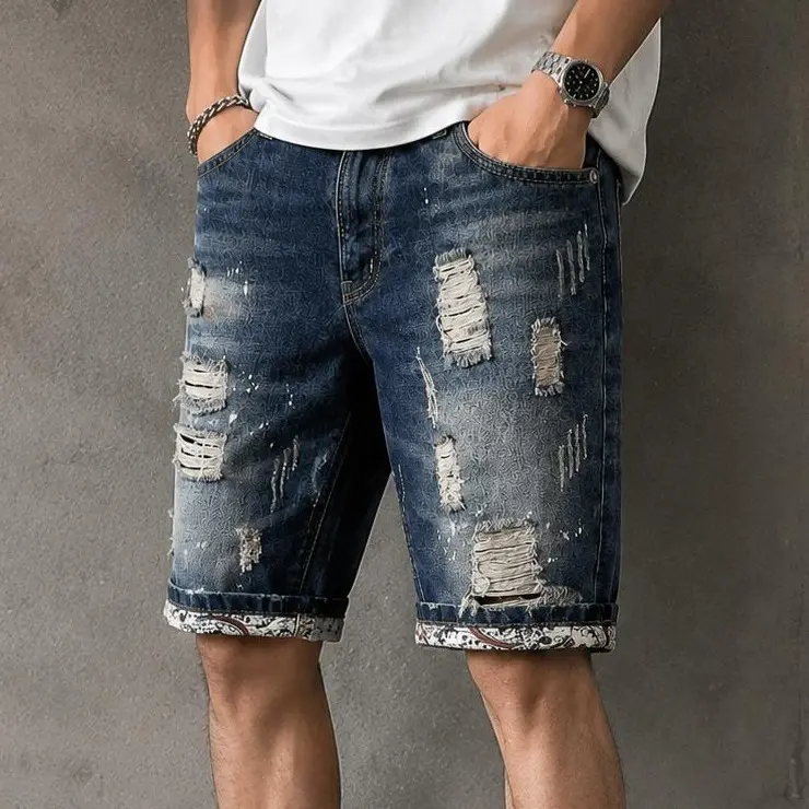 Men’s summer ripped denim shorts, vintage wash, casual straight-leg denim shorts.