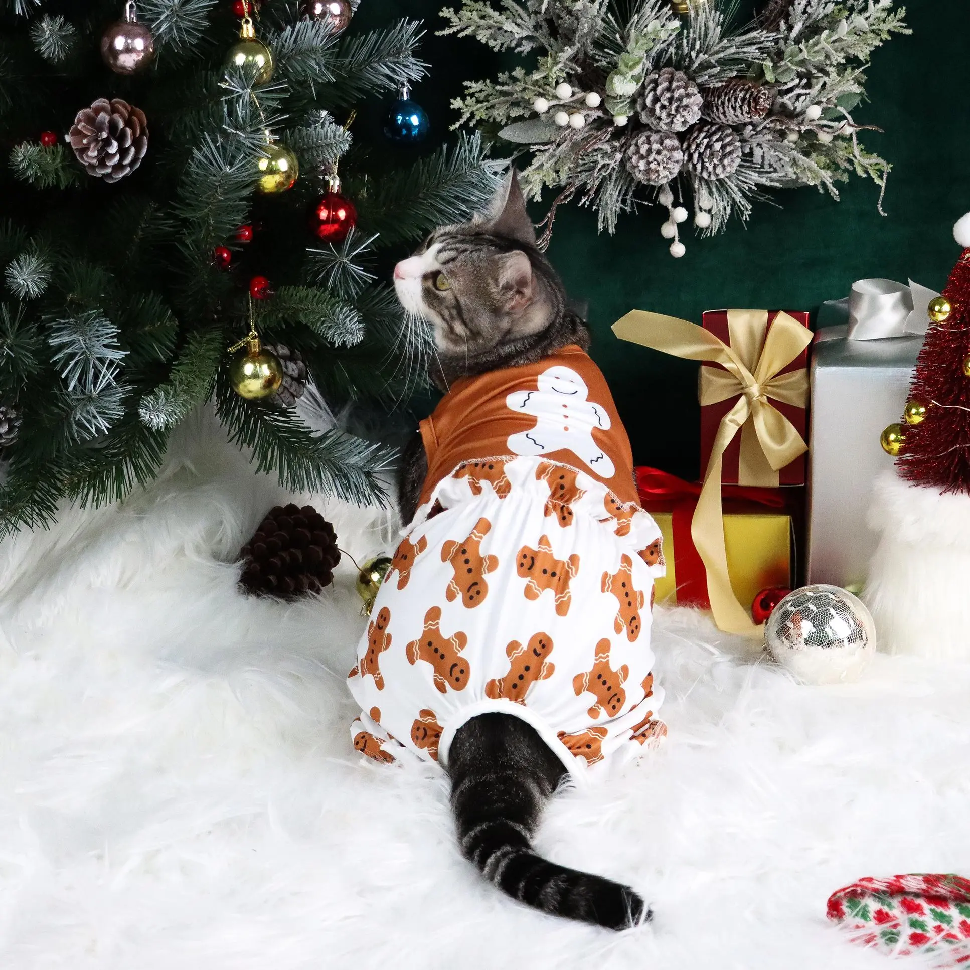 Cute Gingerbread Man Print Pet Jumpsuit, Casual Soft Comfortable Pet Clothes for Small Dogs, Cats & Kitty, Pet Costume for Holiday Party, Christmas Gift