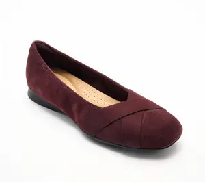 Clarks Collection LeatherFlats -Jazmynn Gem