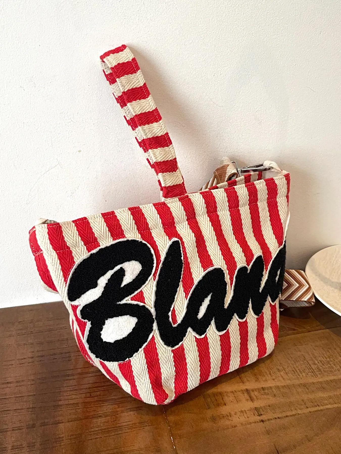 Cute and fresh striped canvas tote bag, small handbag lunch bag, mini handbag tote bag, multiple colors available, niche retro literary flocking letter bag, trendy and versatile, suitable for students, daily commuting, Lunch Bag Women, etc.