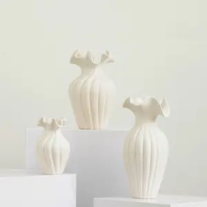 Vintage Elegant Ceramic Vase, Home Decor for Living Room and Table, Simple Petal Design, High-End Desktop Ornament