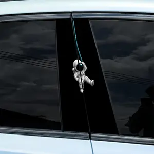 Cute Astronaut Pattern Car Sticker, Waterproof & Scratch Resistant Car Decal, Universal Car Exterior Decoration Accessories, Vehicle Exterior Decoration for Car & Laptop