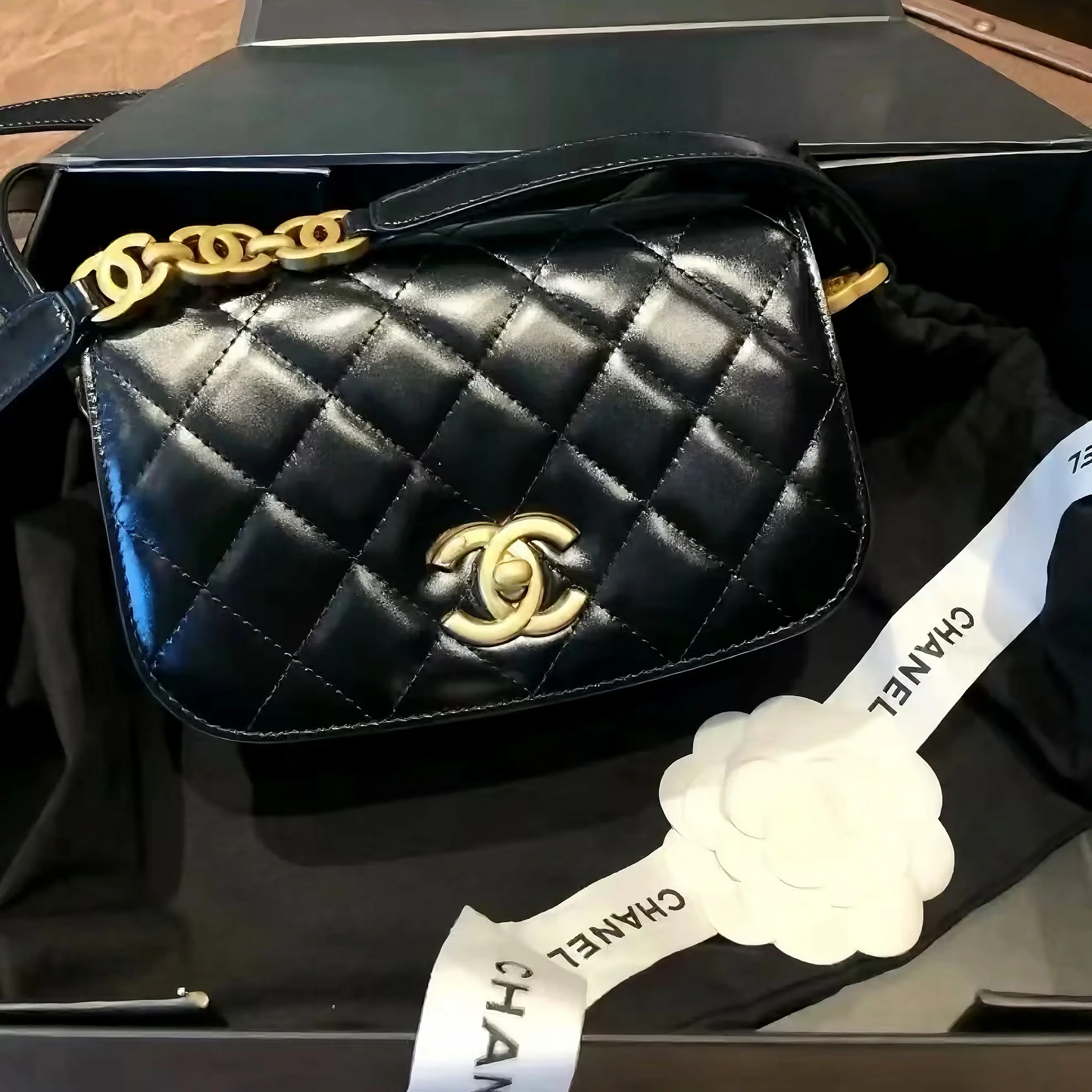Pre-owned CHANEL saddle bag shoulder bags leather CC metal chain strap aged gold cc hardware 9715