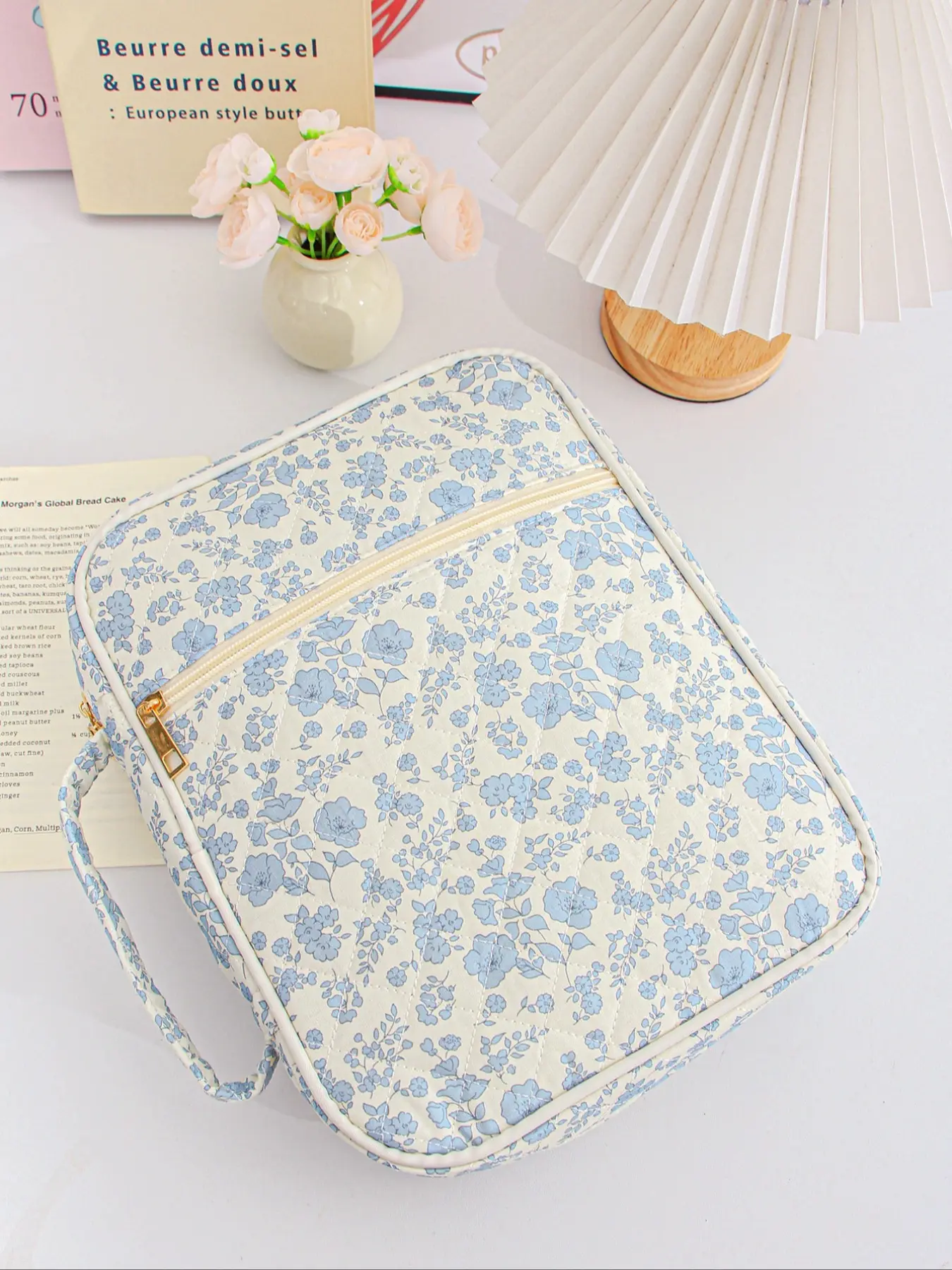 Quilted Floral Bible Cover Case, Portable Practical Bible Storage Bag, Versatile Storage Bag, Large Bible Tote Bag, Organizer Quilted Carrying Case, Zipper Bag, Print, Storage Totes, Zipper Pouches