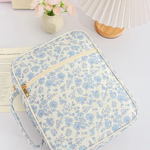Quilted Floral Bible Cover Case, Portable Practical Bible Storage Bag, Versatile Storage Bag, Large Bible Tote Bag, Organizer Quilted Carrying Case, Zipper Bag, Print, Storage Totes, Zipper Pouches, Portable Storage Bags