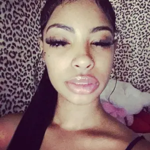 JiffDiff Leopard Print Peel and Stick Wallpaper Waterproof Removable Self Adhesive Textured Wall Paper Yellow Funky Cheetah Contact Paper for Bedroom and Bathroom 120"X17.3" 14.4 sq ft