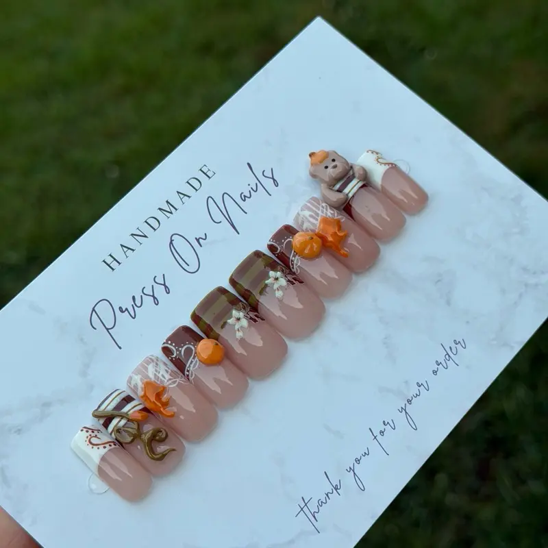 Fall bear pumpkin press on nails