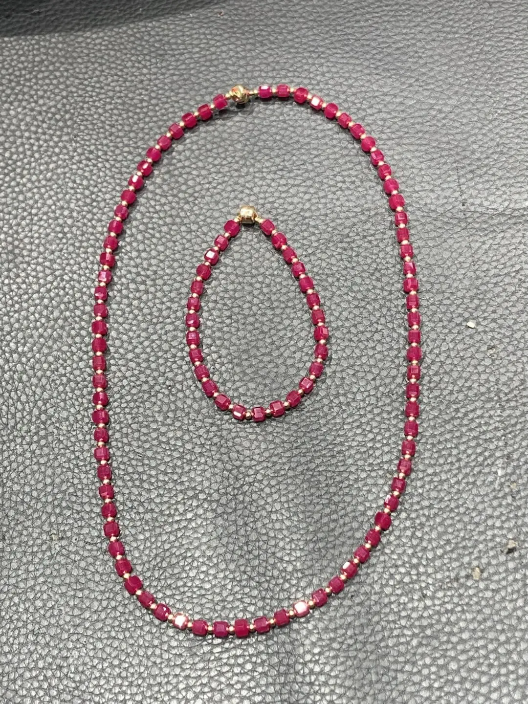 Leona(12141)gc.necklace and bracelet