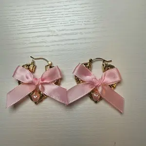 Connie B’s Elegant Design Earrings