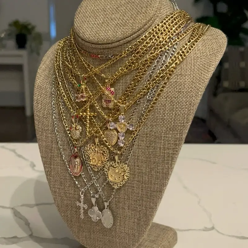 PICK NECKLACE ON LIVE