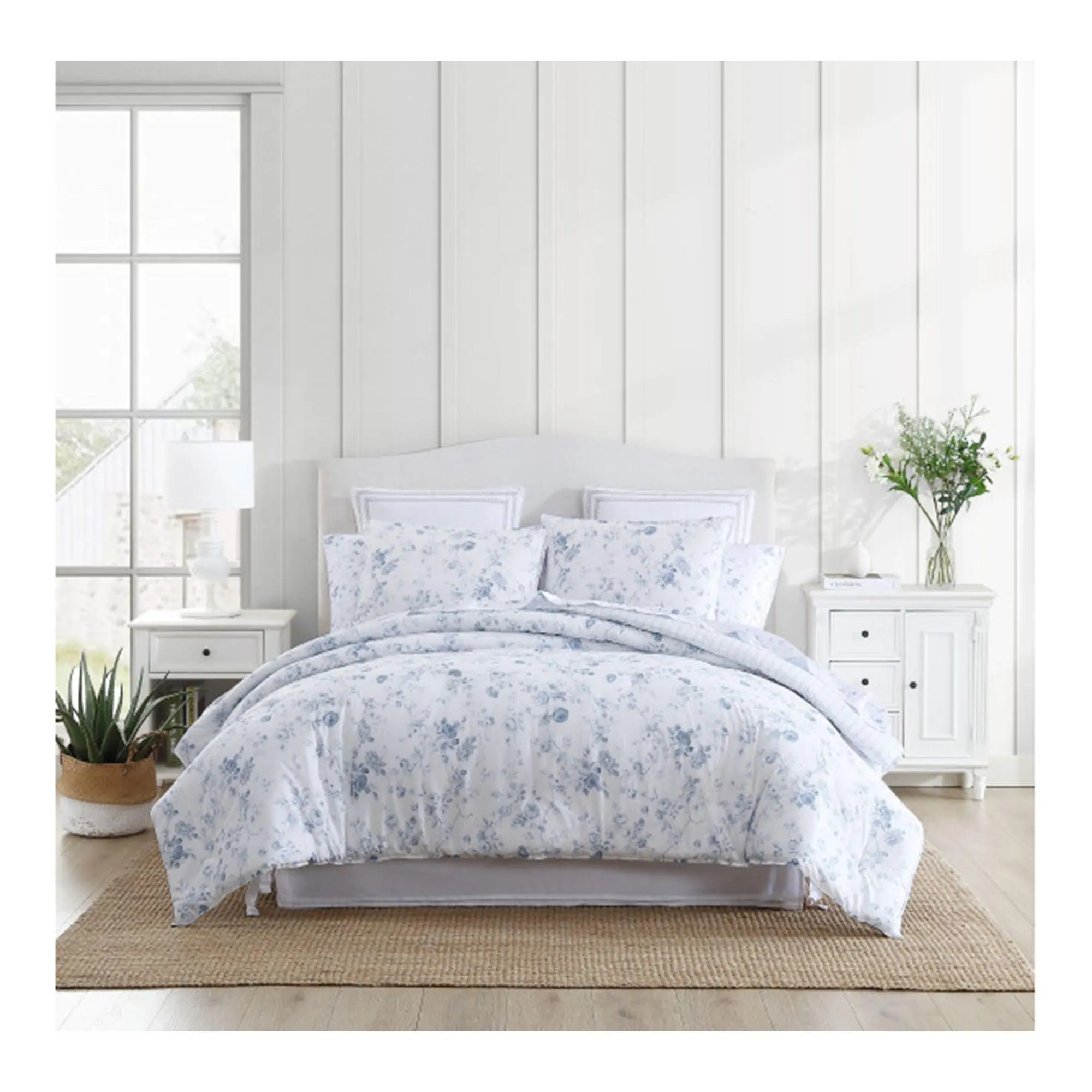 Laura Ashley Be linda Blue Twin Comforter Sham Set Laura Ashley Be linda Blue Twin Comforter Sham Set