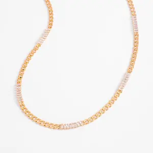 Collar Cubano Elegante con Zirconias cuatro Baños de Oro 18K