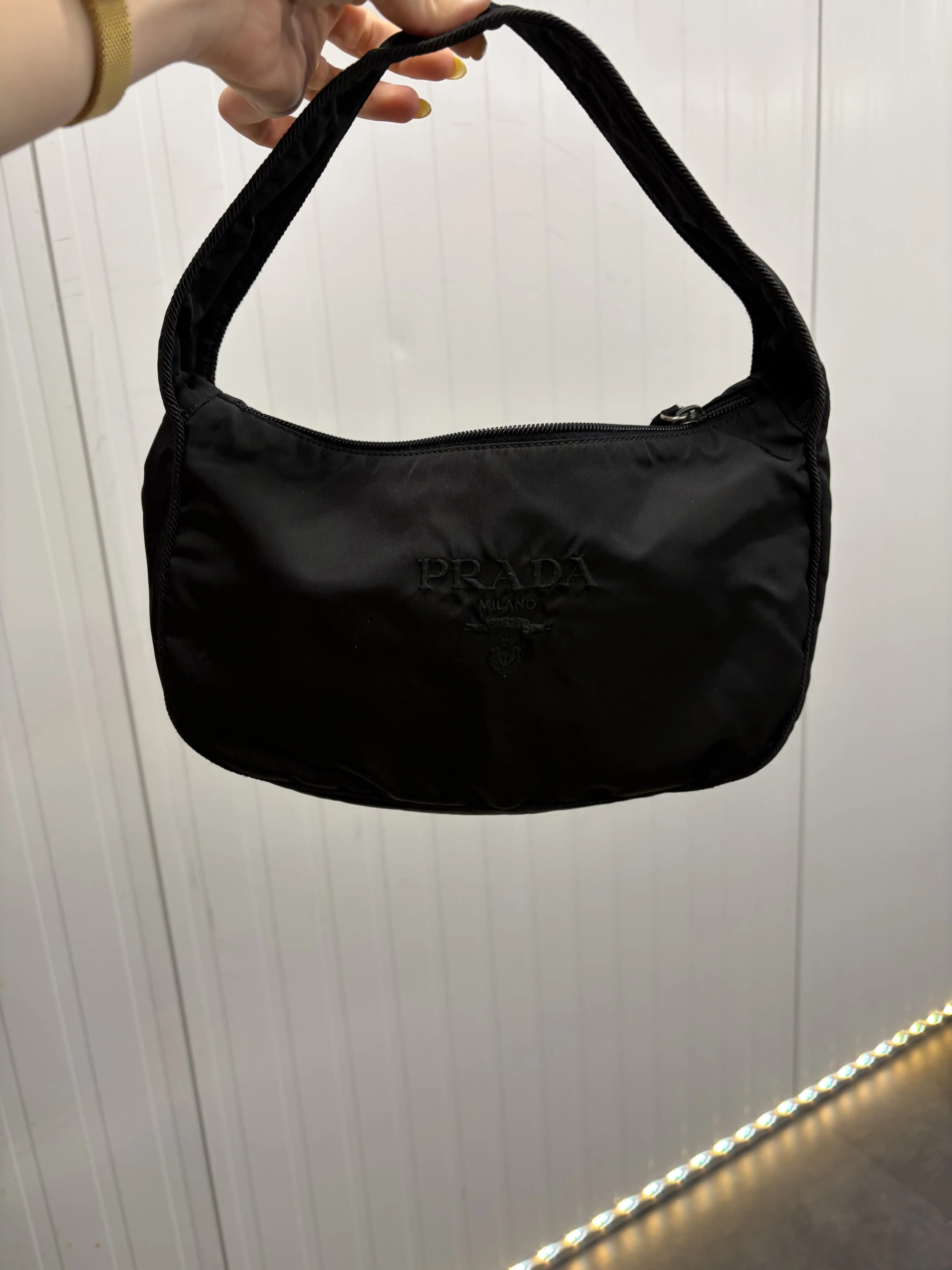 Pre-owned PRADA Leather Luxury Bags & Accessories Tessuto Nylon Bag, Black Date Code: 31H. Entrupy ID: KDWVJC4.
