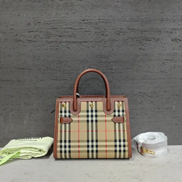 Pre-owned BURBERRY Canvas Shoulder Bags 7.8'' R14359 Shoulder Bag C14305983883 0328 T1 Chloe