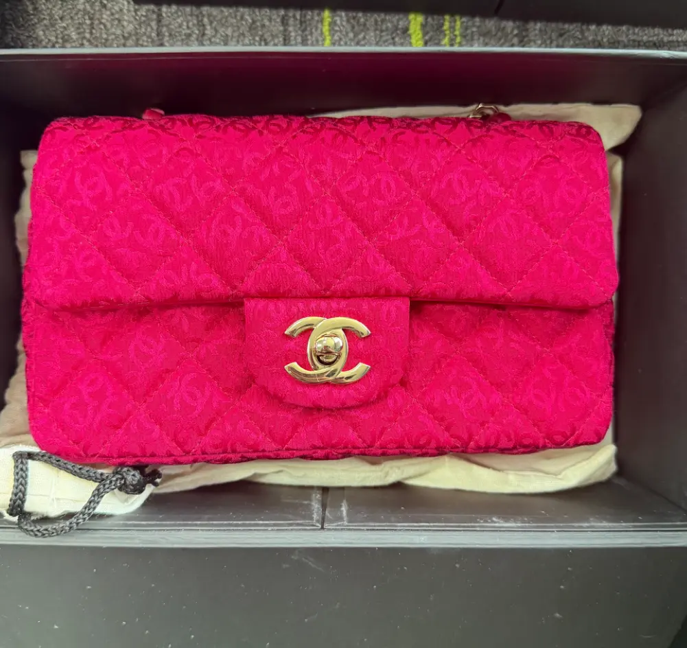 Pre-owned CHANEL france Crossbody Bags HH rose red cf medium flap bag