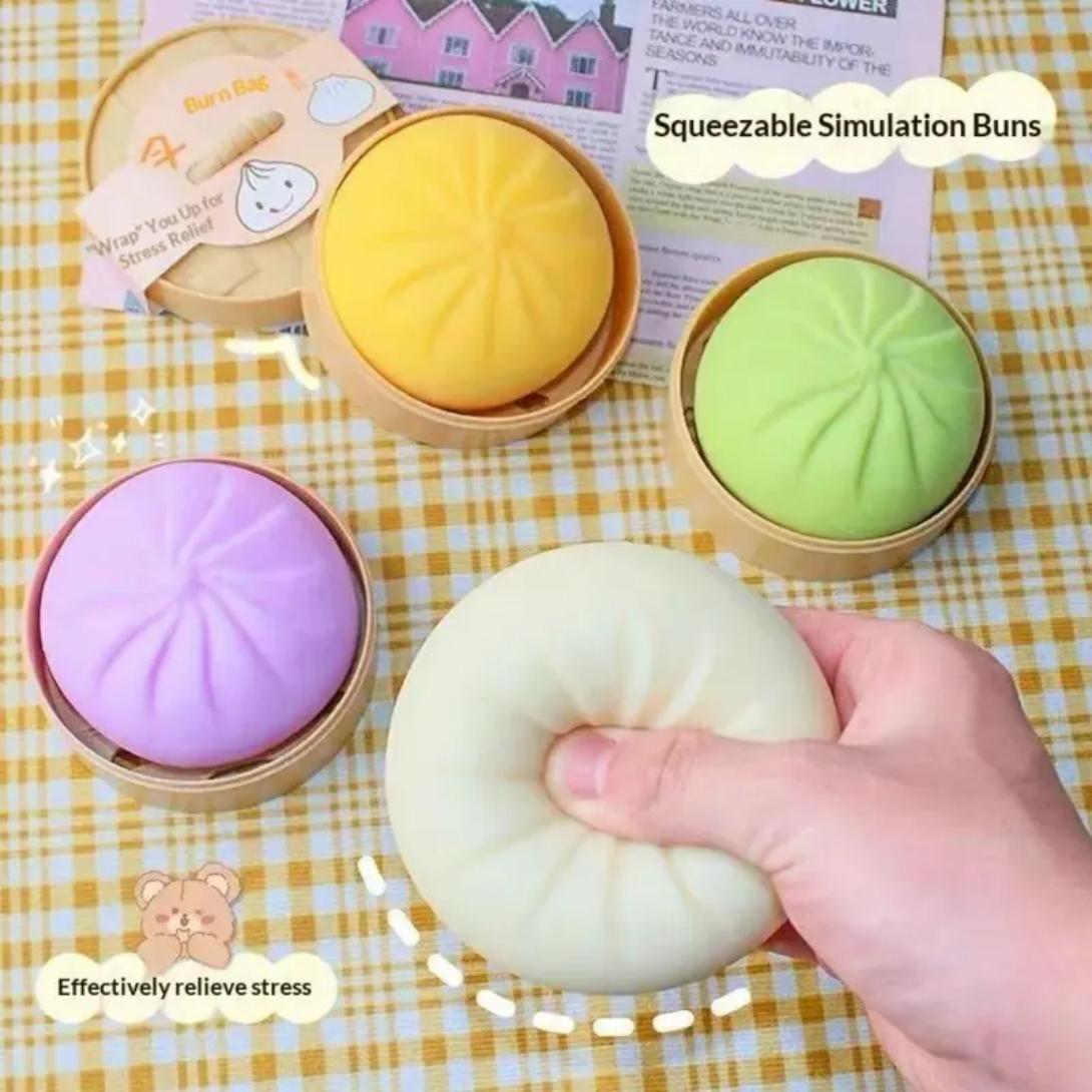 Dumpling Squishy - Highly realistic food modeling clay, with a sweet flavor and the ability to slowly spring back. Made of soft TPR material and soft moldable silicone, it helps relieve stress. An Easter gift suitable for children to exchange as presents