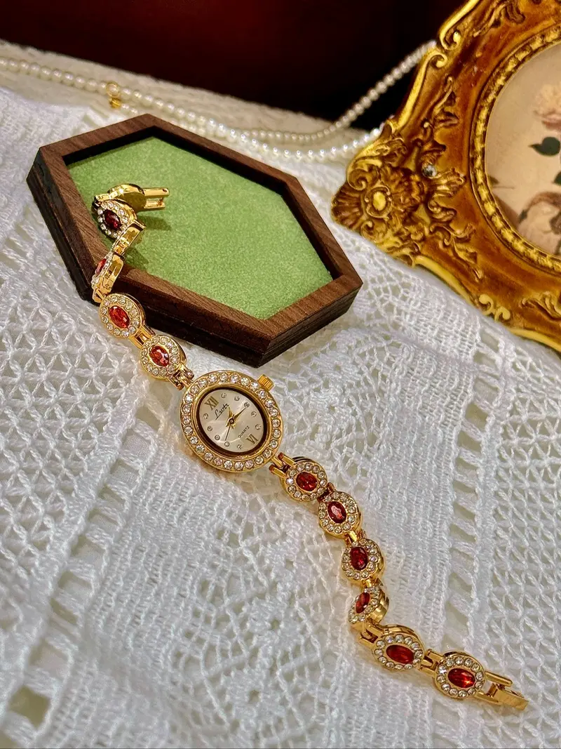 Elegant French Vintage Camellia Women display picture 2