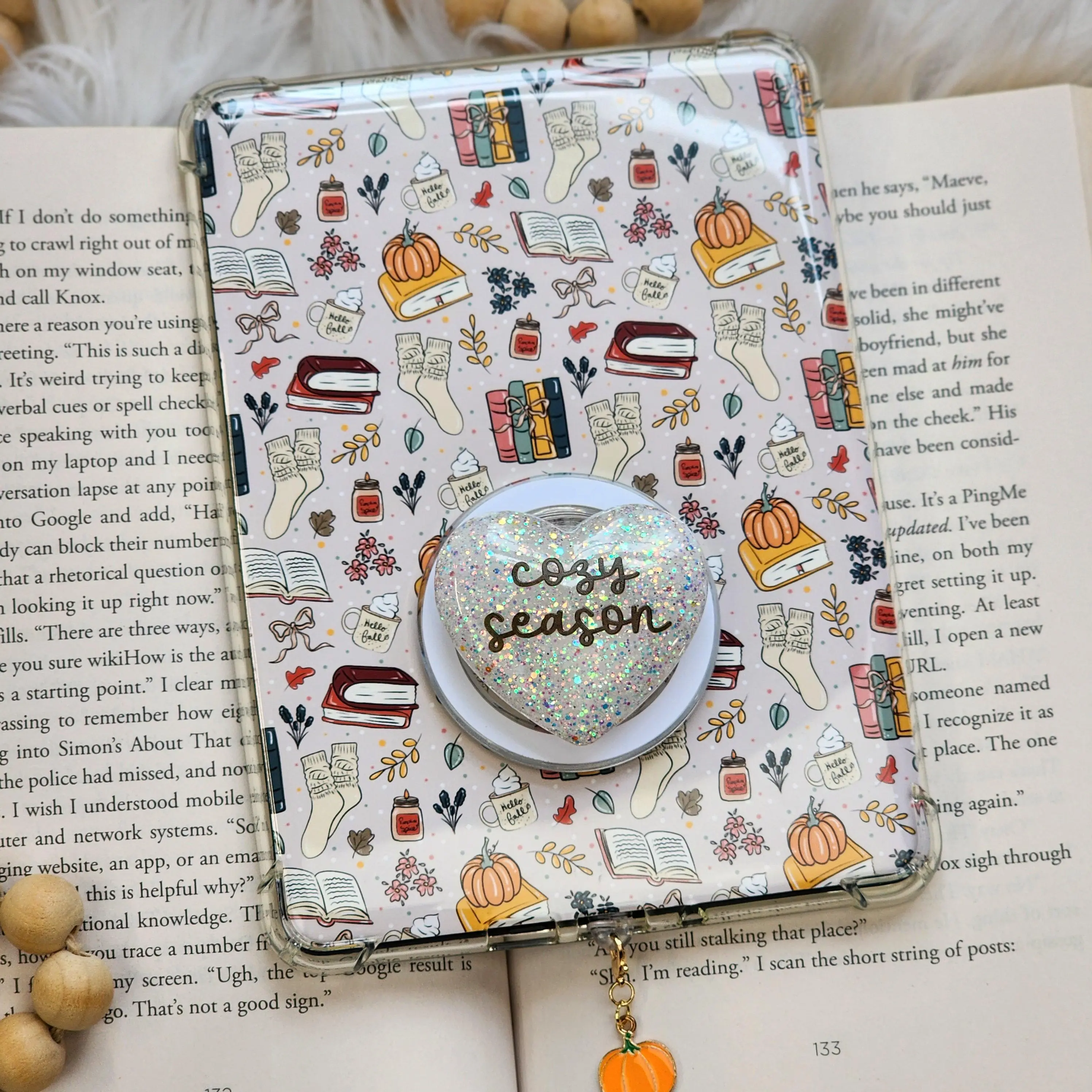 Kindle Accessories Set | Cozy Season  Doodles | Insert, Grip & Charm