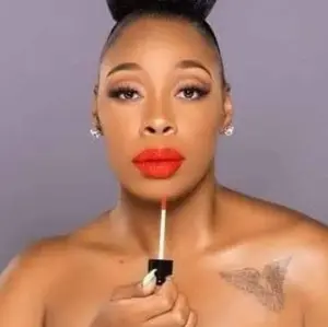 Bomb Lip Color ( Long-lasting,  Matte,  High Pigmentation)
