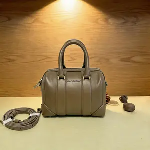 Pre-owned GIVENCHY Leather Shoulder Bag C0716221118
