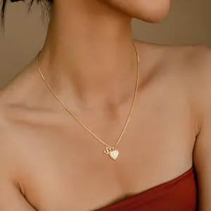 Fashionable luxury style diamond-encrusted heart-shaped A-Z style exquisite letter necklace - new versatile neck chain, personalized name initial jewelry, light and elegant collar chain suitable for various occasions