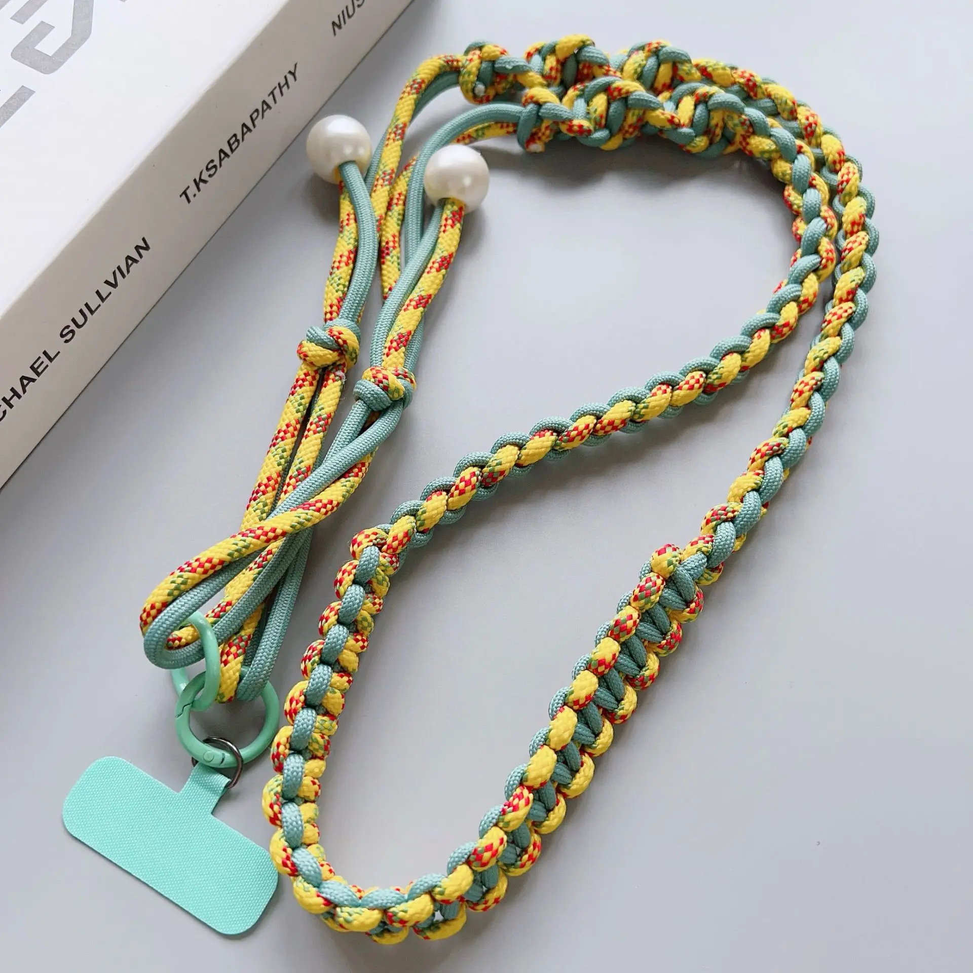 Yellow-green-blue twisted four