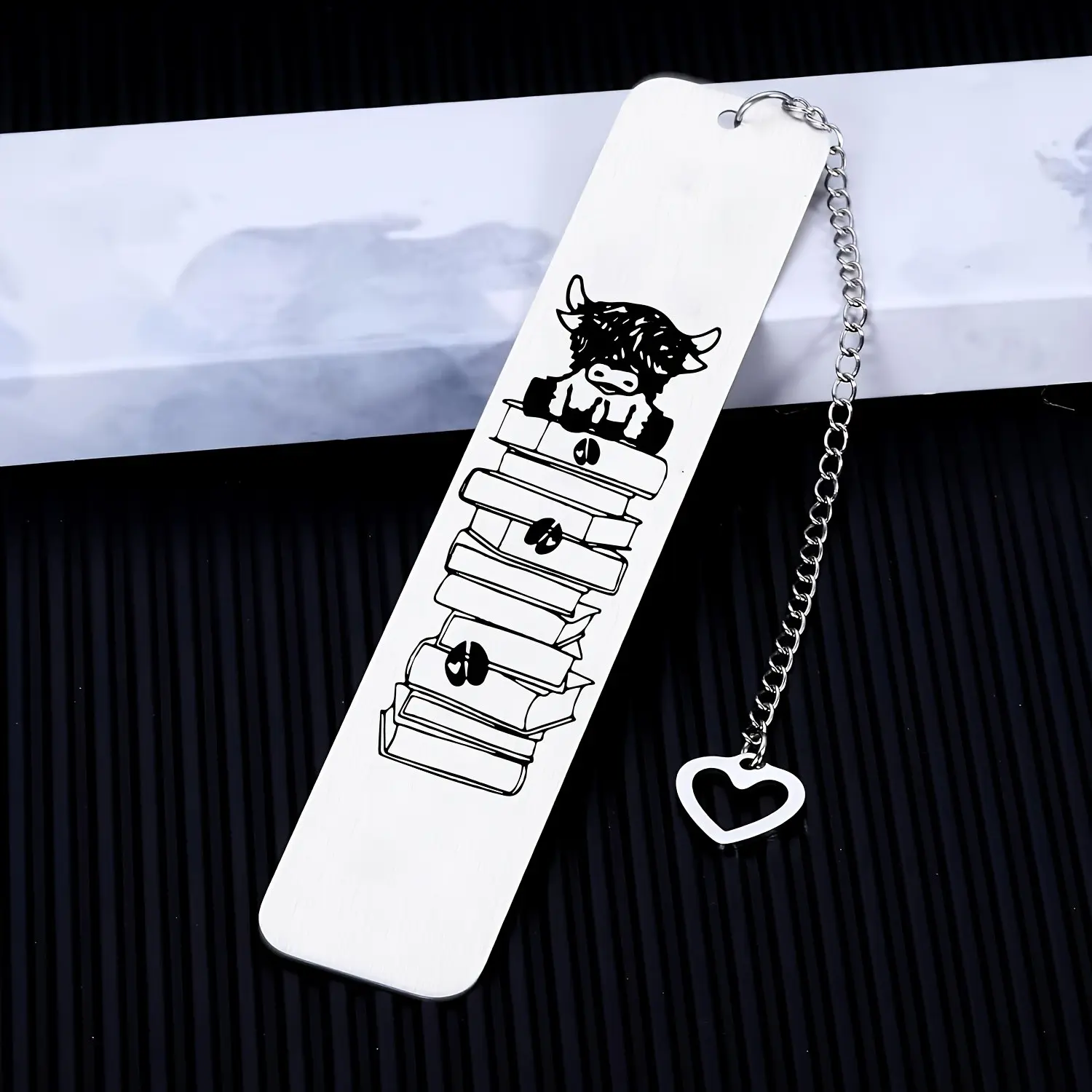 Stainless Steel Highland Cow Bookmark, Cute Scottish Cow Book Page Clip, Durable Metal Bookmark for Teachers, Book Lovers, Students, Book Accessories