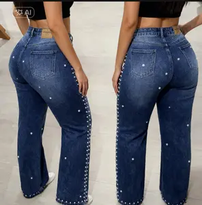 : Jeans Denim Premium Azul Claro con Detalle de Perlas