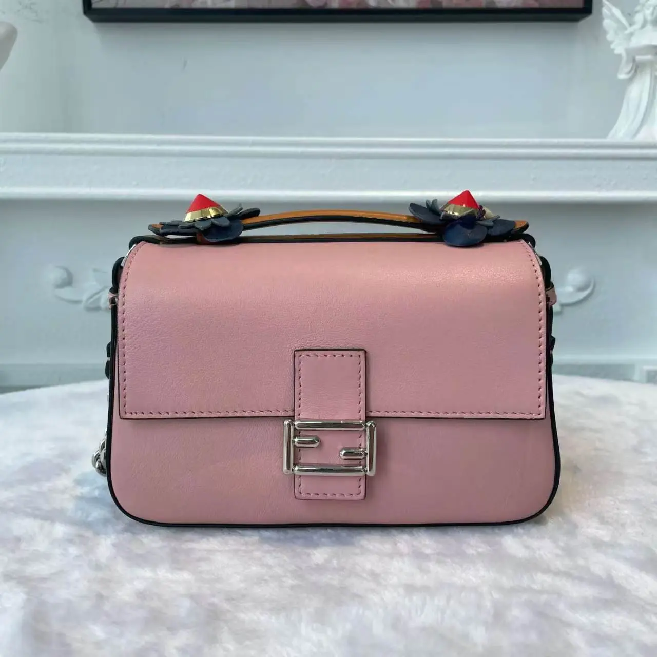 Pre-owned FENDI Chain Bag Mini LCY1604035