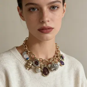 Casual, luxurious, retro, fashionable pendant chain necklace, artistic and versatile women's necklace