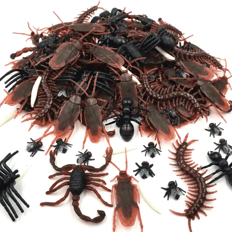 Random 30pcs/40pcs/60pcs, Realistic Bugs Plastic Fake Bug Trick Funny Prank Toys, Insects Halloween Prank Toy Bugs Roosterroaches Spiders Worms Centipedes Scorpions for April Fool's Day Prank Gifts Party Favors