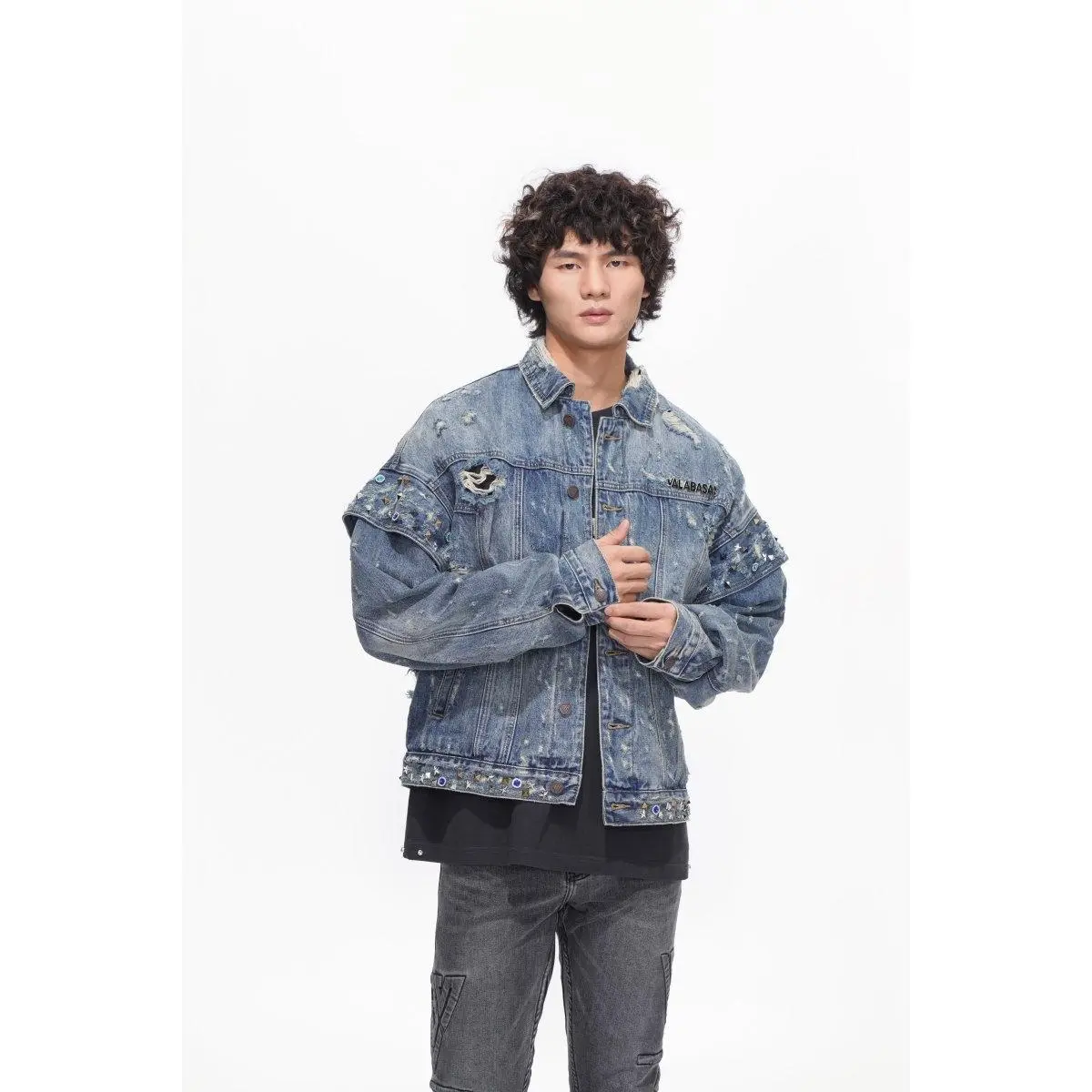 Men's Indigo Washed Cotton Denim Jacket - Relaxed Oversized Loose-Fitting Unisex Street Coat, Distressed Studded Patchwork, Logo Stitch Detail, Biker-Inspired Casual Classic Top, Cold Wash Hang Dry