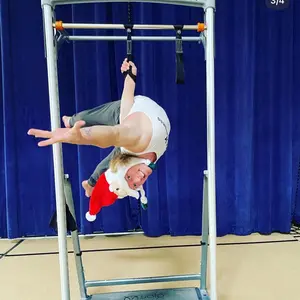 Aerial fitness bodyweight straps