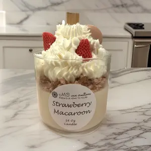 Strawberry Macaroon Woodwick Candle