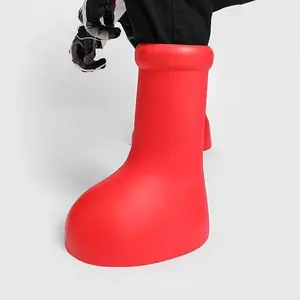 Fashion Red Boots Men Sneakers Cartoon Round Boy Shoe  Footwear Closed Bathroom