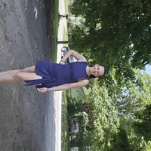 Sporty Women's Solid Color 2-IN-1 Tie Front Wrap Sports Dress, Sport Sleeveless Round Neck Short Dress for Tennis Gym Workout, Ladies Sportswear for All Seasons