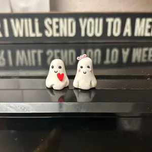 valentine’s day ghost figures