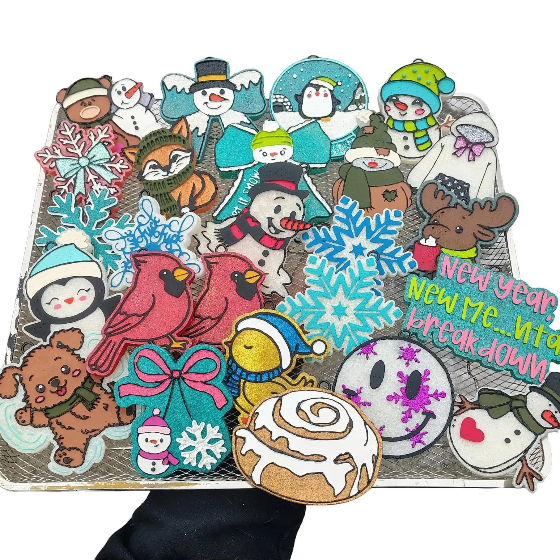 Winter-Themed Car Fragrance Diffuser - Car Scent Freshener with Cute Snowflakes, Cozy Interior Accessory for Enjoyable Drive & Festive Decor