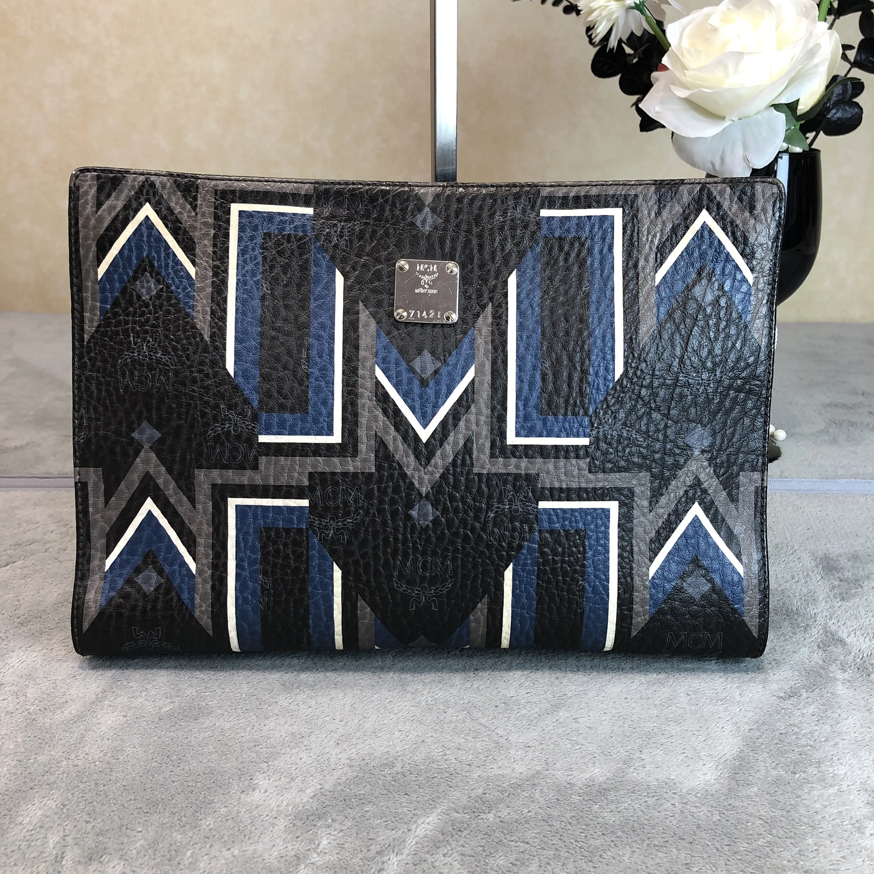 Pre-owned MCM leather Clutches & Wristlets Geometric Chevron Print Visetos Zip Clutch Pouch A1519