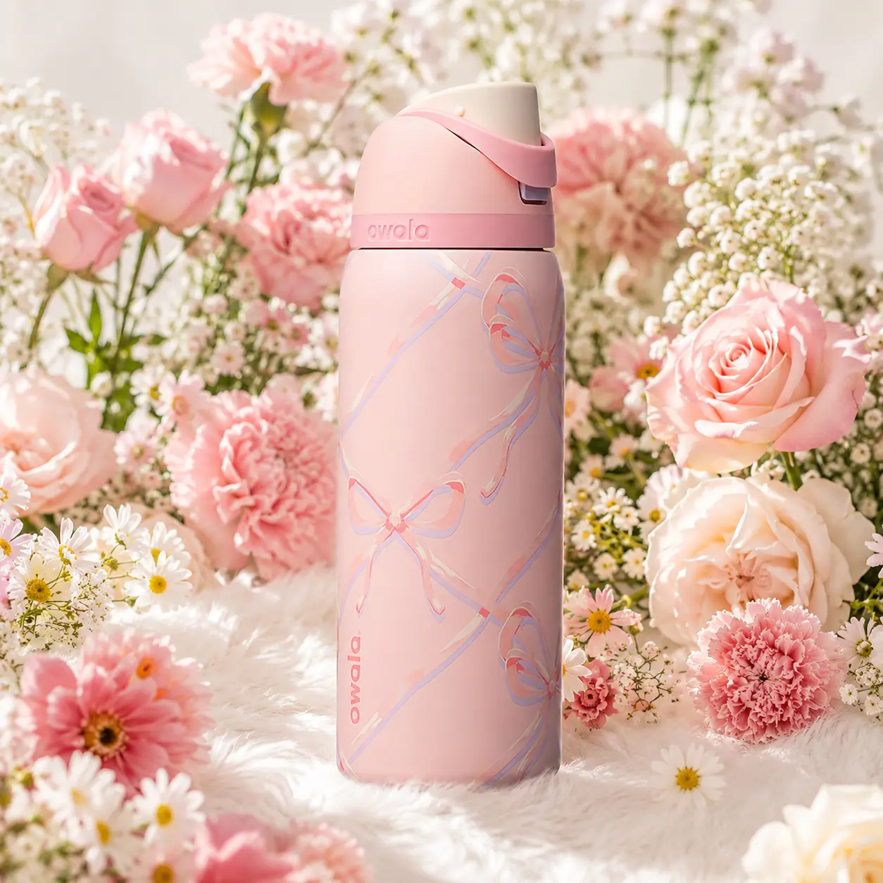 Owala FreeSip 32oz Insulated Water Bottle – Leakproof Straw Lid, BPA-Free Stainless Steel Tumbler, Cute Aesthetic Travel Bottle for Gym, School & Beach