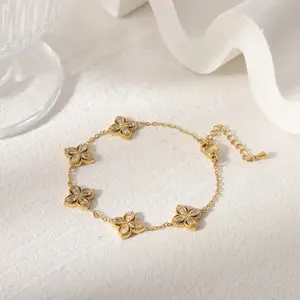 Stainless Steel Gold Plated Clover Bracelet Waterproof Non Tarnish Jewelry with Elegant Flower Design