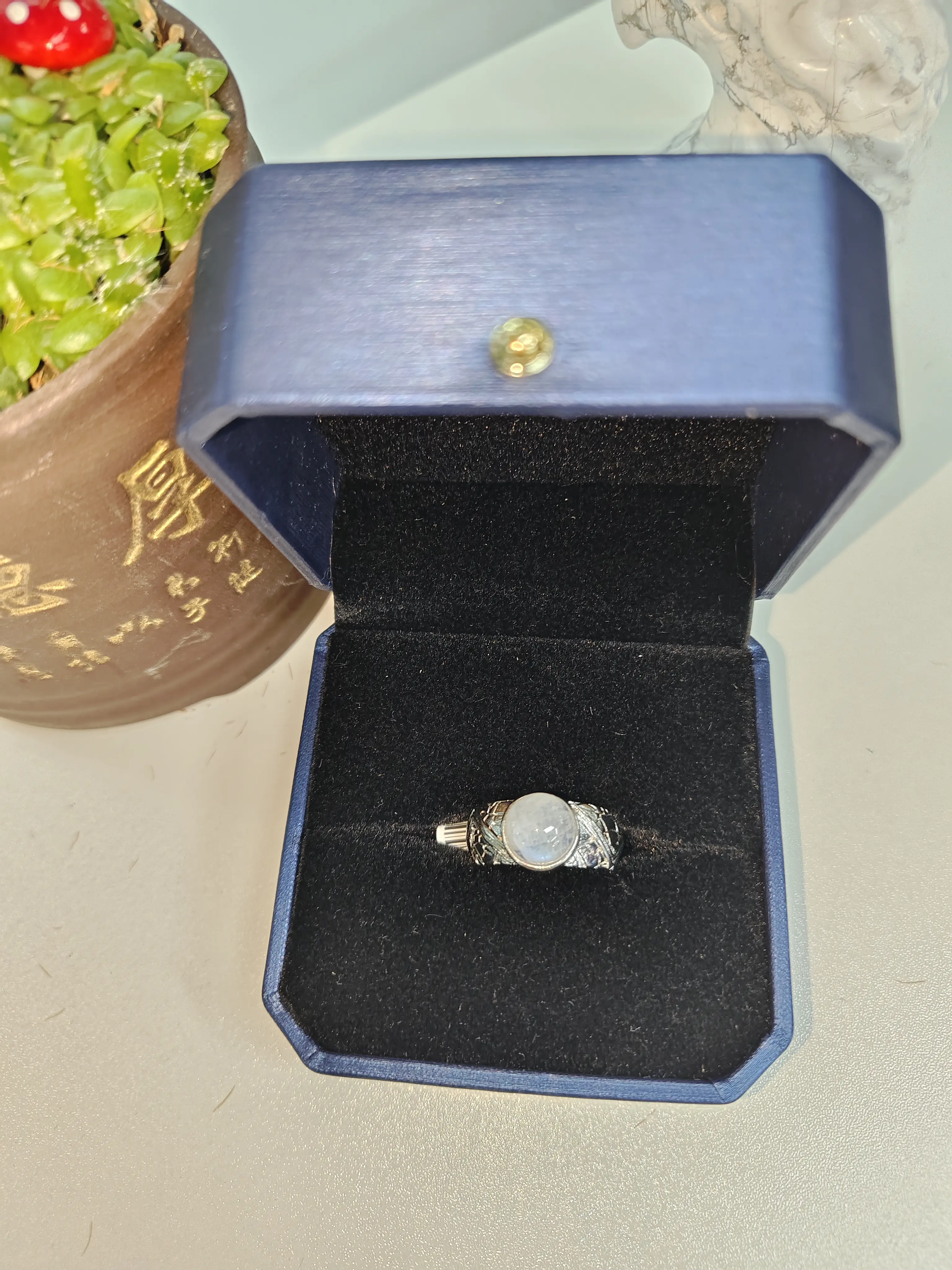Lia(15828)gc.Moonstone vintage ring