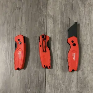 Milwaukee Folding Utility Cutting Tool - Versatile Tool for Various Tasks, Ideal for Home and Office Use