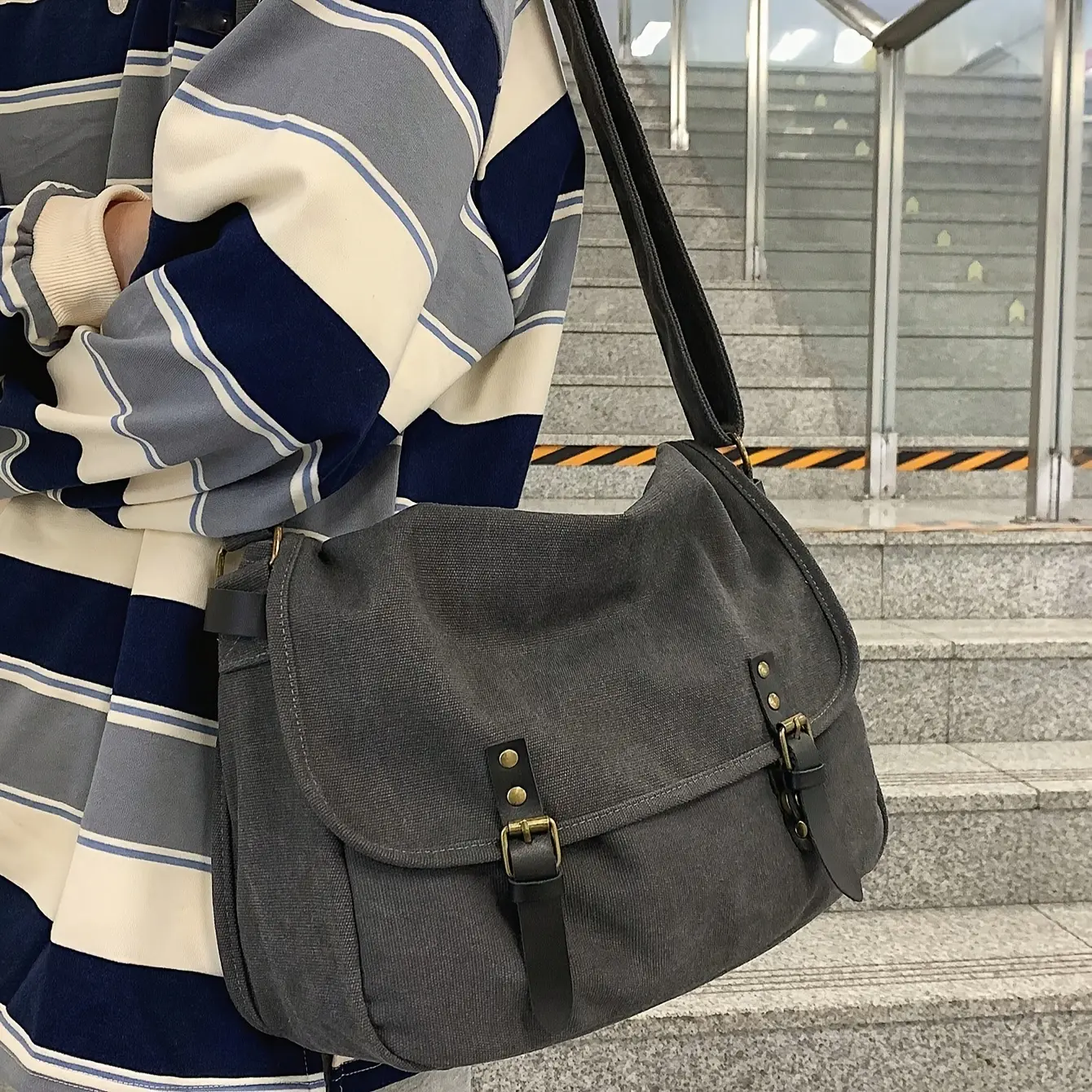 Women's Casual Crossbody Bag - Large Capacity Vintage Postman Tote with Adjustable Shoulder Strap & Zipper Closure, Durable Polyester Lining, Khaki/Dark Brown/Gray/Black for Commuting,, Work, Messenger Bag Crossbody, Everyday Carry, Classic Style, Sturdy