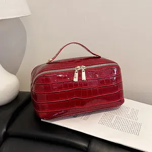 2025 new high-end crocodile skin pattern makeup bag with large capacity cosmetic storage bag