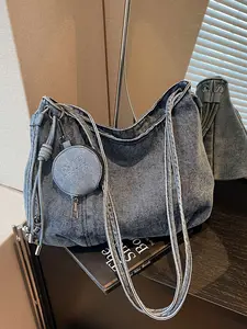 Women's Denim Bag 2026 New Fashion Large Capacity Commuter Shoulder Bag, Retro Unique Trendy Simple College Student Tote, Denim Shoulder Purse, Trendy Commuting Bag, Versatile Shoulder Bags
